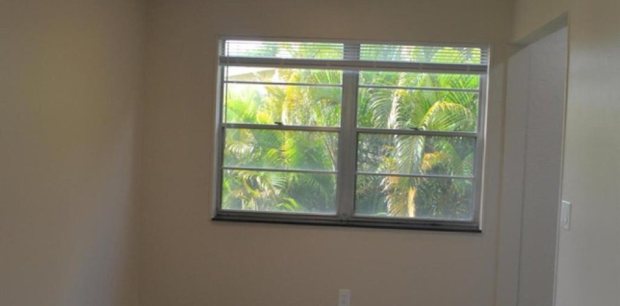 Condo in West Palm Beach, Florida, 2 bedrooms № 1161979
