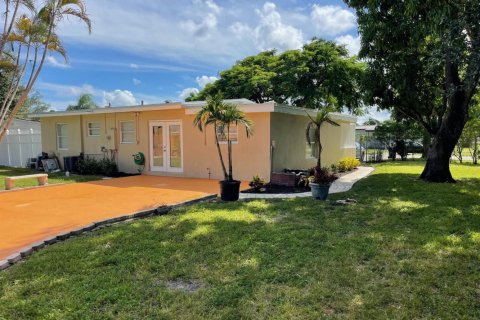 House in Fort Lauderdale, Florida 3 bedrooms, 89 sq.m. № 2083002 - photo 19