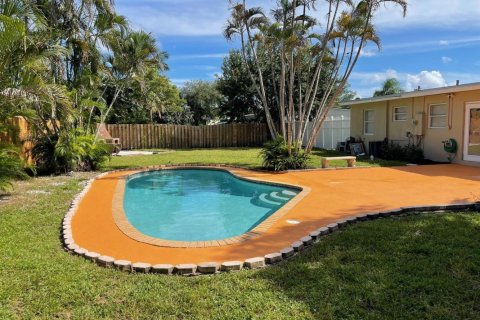 House in Fort Lauderdale, Florida 3 bedrooms, 89 sq.m. № 2083002 - photo 2
