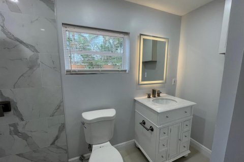 House in Fort Lauderdale, Florida 3 bedrooms, 89 sq.m. № 2083002 - photo 5