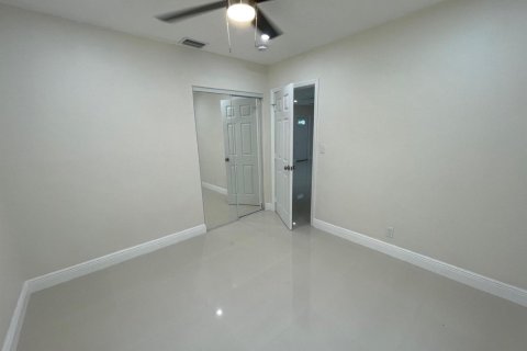 House in Fort Lauderdale, Florida 3 bedrooms, 89 sq.m. № 2083002 - photo 15