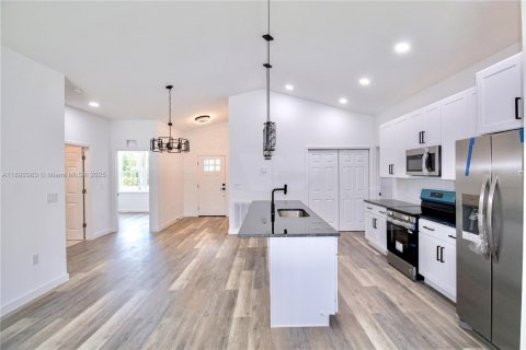 Casa en venta en Lake Placid, Florida, 3 dormitorios, 124.49 m2 № 1946703 - foto 13