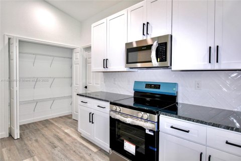 Casa en venta en Lake Placid, Florida, 3 dormitorios, 124.49 m2 № 1946703 - foto 10