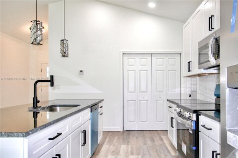 Casa en venta en Lake Placid, Florida, 3 dormitorios, 124.49 m2 № 1946703 - foto 12