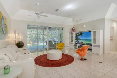 House in Sarasota, Florida 3 bedrooms, 188.87 sq.m. № 1831695 - photo 2