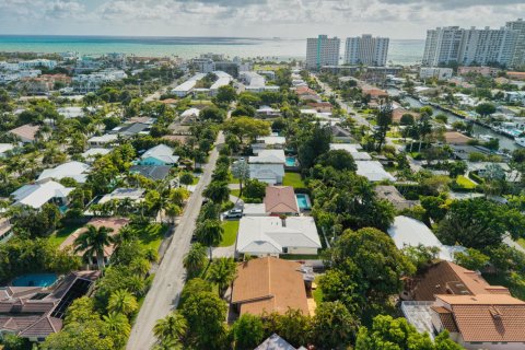 House in Lauderdale-by-the-Sea, Florida 3 bedrooms, 161.84 sq.m. № 2078338 - photo 22