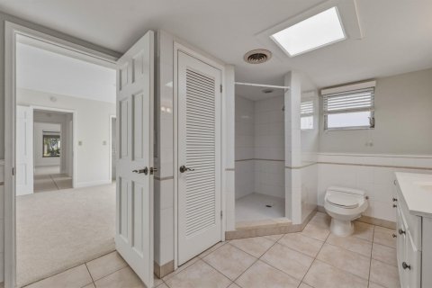 House in Lauderdale-by-the-Sea, Florida 3 bedrooms, 161.84 sq.m. № 2078338 - photo 7
