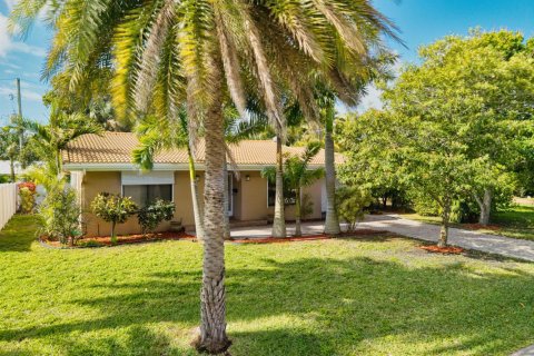 House in Lauderdale-by-the-Sea, Florida 3 bedrooms, 161.84 sq.m. № 2078338 - photo 20