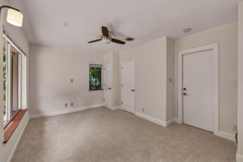 House in Lauderdale-by-the-Sea, Florida 3 bedrooms, 161.84 sq.m. № 2078338 - photo 8
