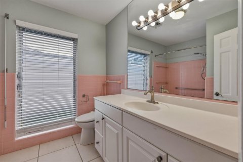 House in Lauderdale-by-the-Sea, Florida 3 bedrooms, 161.84 sq.m. № 2078338 - photo 17