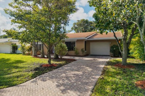 House in Lauderdale-by-the-Sea, Florida 3 bedrooms, 161.84 sq.m. № 2078338 - photo 19