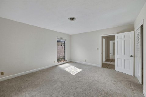 House in Lauderdale-by-the-Sea, Florida 3 bedrooms, 161.84 sq.m. № 2078338 - photo 2