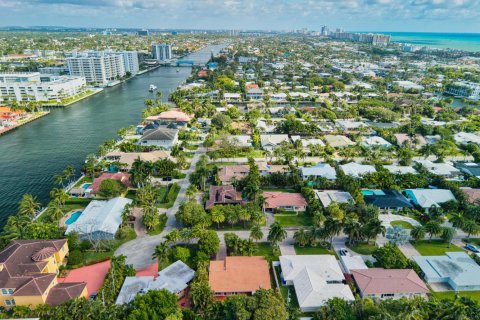 House in Lauderdale-by-the-Sea, Florida 3 bedrooms, 161.84 sq.m. № 2078338 - photo 23