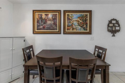 Villa ou maison à vendre à Saint Petersburg, Floride: 3 chambres, 106.84 m2 № 2095624 - photo 10