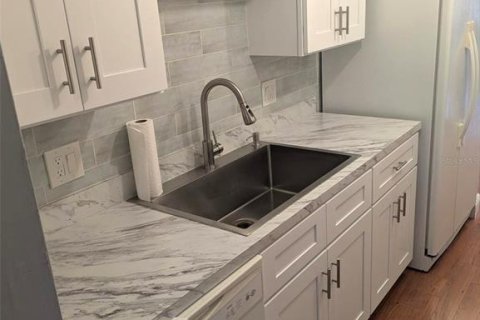 Condominio en alquiler en Pinellas Park, Florida, 2 dormitorios, 98.01 m2 № 1910438 - foto 12