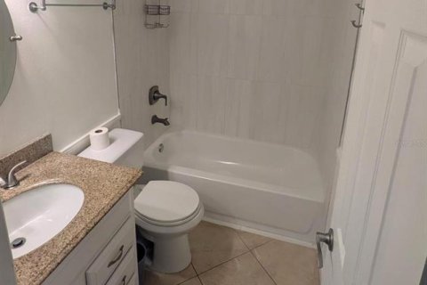 Condominio en alquiler en Pinellas Park, Florida, 2 dormitorios, 98.01 m2 № 1910438 - foto 8