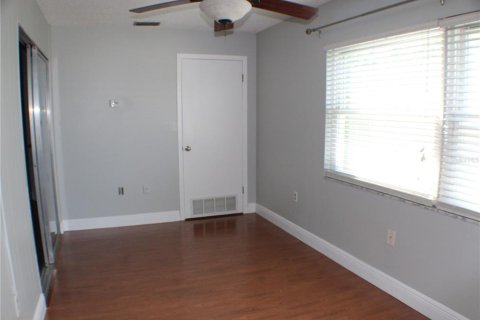 Condominio en alquiler en Pinellas Park, Florida, 2 dormitorios, 98.01 m2 № 1910438 - foto 5