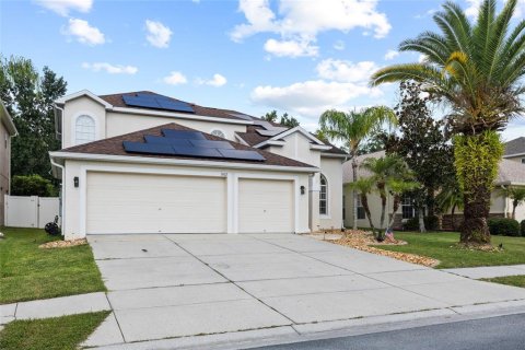 House in Land O' Lakes, Florida 4 bedrooms, 215.16 sq.m. № 2208733 - photo 3