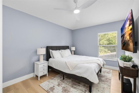 House in Land O' Lakes, Florida 4 bedrooms, 215.16 sq.m. № 2208733 - photo 27