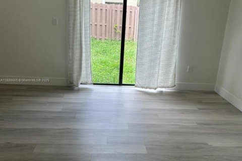 Copropriété à louer à Miami, Floride: 3 chambres, 127.28 m2 № 1938699 - photo 13
