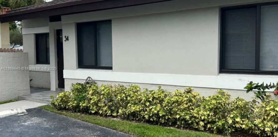 Condominio en Miami, Florida, 3 dormitorios № 1938699