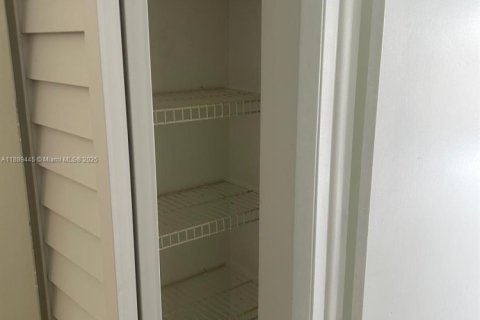 Copropriété à louer à Miami, Floride: 3 chambres, 127.28 m2 № 1938699 - photo 24