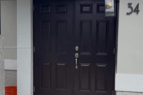 Copropriété à louer à Miami, Floride: 3 chambres, 127.28 m2 № 1938699 - photo 2