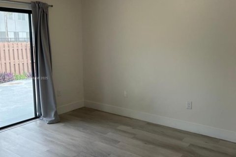 Copropriété à louer à Miami, Floride: 3 chambres, 127.28 m2 № 1938699 - photo 18
