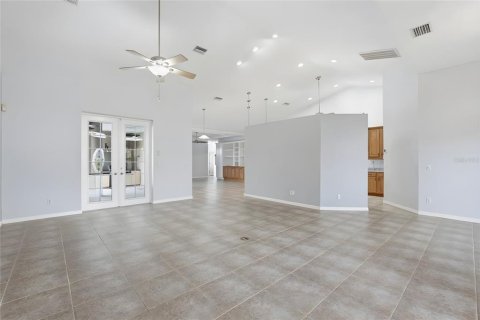 Villa ou maison à vendre à Port Charlotte, Floride: 3 chambres, 247.96 m2 № 2166879 - photo 9