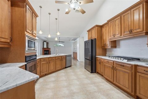 Villa ou maison à vendre à Port Charlotte, Floride: 3 chambres, 247.96 m2 № 2166879 - photo 2