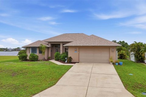 Villa ou maison à Port Charlotte, Floride 3 chambres, 247.96 m2 № 2166879