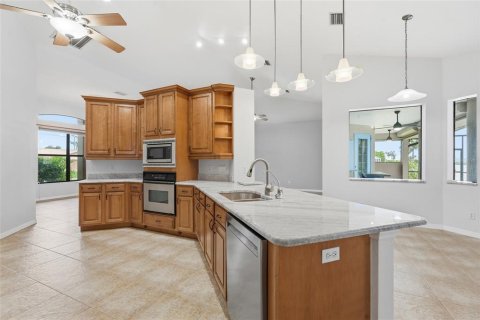 Villa ou maison à vendre à Port Charlotte, Floride: 3 chambres, 247.96 m2 № 2166879 - photo 13