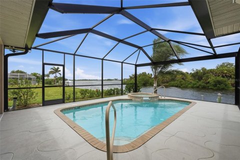 Villa ou maison à vendre à Port Charlotte, Floride: 3 chambres, 247.96 m2 № 2166879 - photo 3