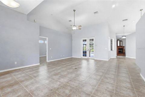 Villa ou maison à vendre à Port Charlotte, Floride: 3 chambres, 247.96 m2 № 2166879 - photo 10
