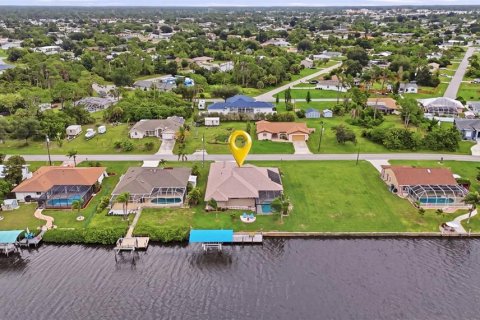 Villa ou maison à vendre à Port Charlotte, Floride: 3 chambres, 247.96 m2 № 2166879 - photo 5