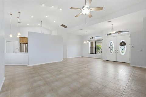 Villa ou maison à vendre à Port Charlotte, Floride: 3 chambres, 247.96 m2 № 2166879 - photo 11