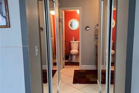 Copropriété à vendre à Plantation, Floride: 2 chambres, 97.92 m2 № 1929217 - photo 16