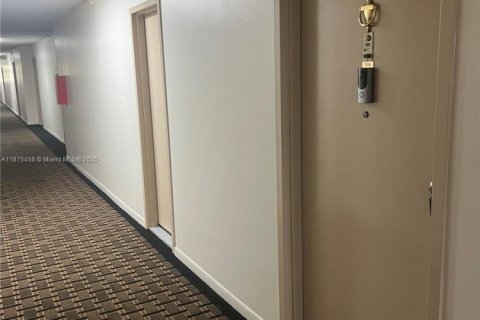 Copropriété à vendre à Plantation, Floride: 2 chambres, 97.92 m2 № 1929217 - photo 29