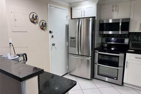 Copropriété à vendre à Plantation, Floride: 2 chambres, 97.92 m2 № 1929217 - photo 4