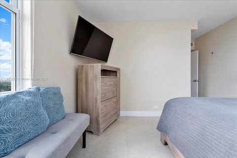 Condo in Miami Beach, Florida, 3 bedrooms  № 1812218 - photo 30