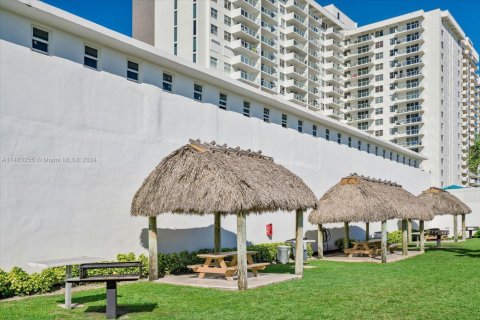 Condo in Miami Beach, Florida, 3 bedrooms  № 1812218 - photo 3