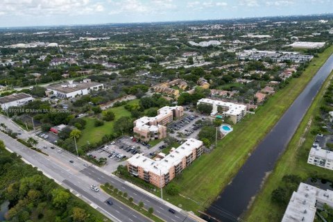 Copropriété à vendre à Sunrise, Floride: 2 chambres, 102.19 m2 № 1966387 - photo 15