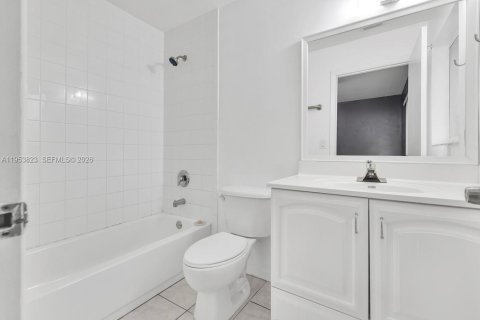 Снять в аренду виллу или дом в Халландейл-Бич, Флорида 3 спальни, 214.6м2, № 2008311 - фото 15