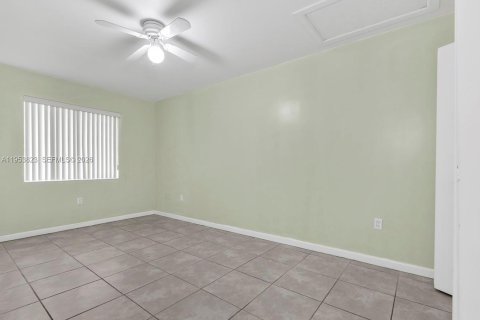 Снять в аренду виллу или дом в Халландейл-Бич, Флорида 3 спальни, 214.6м2, № 2008311 - фото 10