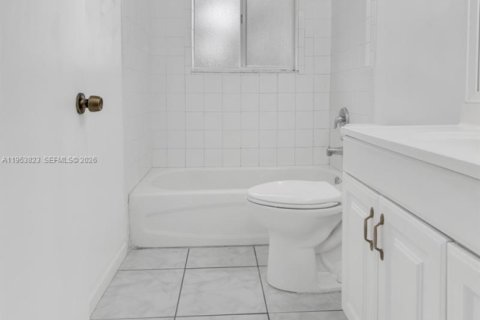 Снять в аренду виллу или дом в Халландейл-Бич, Флорида 3 спальни, 214.6м2, № 2008311 - фото 20