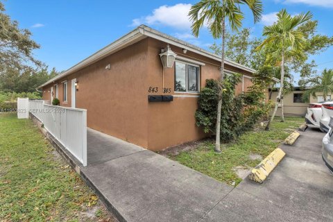 Снять в аренду виллу или дом в Халландейл-Бич, Флорида 3 спальни, 214.6м2, № 2008311 - фото 25