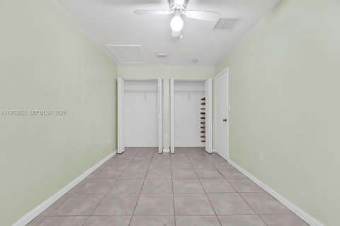 Снять в аренду виллу или дом в Халландейл-Бич, Флорида 3 спальни, 214.6м2, № 2008311 - фото 11