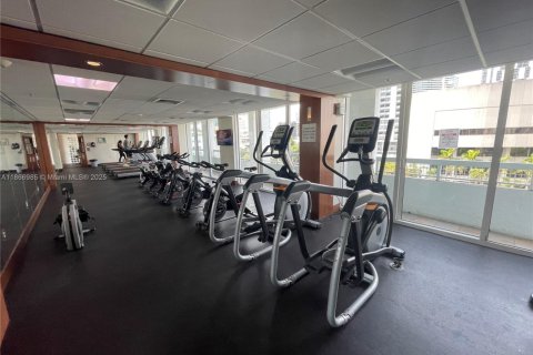 Condo in Miami, Florida, 1 bedroom  № 1932071 - photo 21