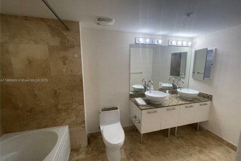 Condo in Miami, Florida, 1 bedroom  № 1932071 - photo 10