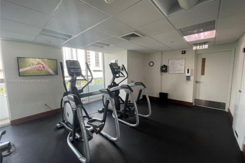 Condo in Miami, Florida, 1 bedroom  № 1932071 - photo 23